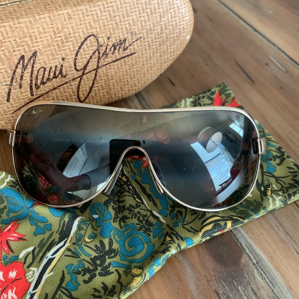 Maui Jim Maka  sunglasses with case & sleeve